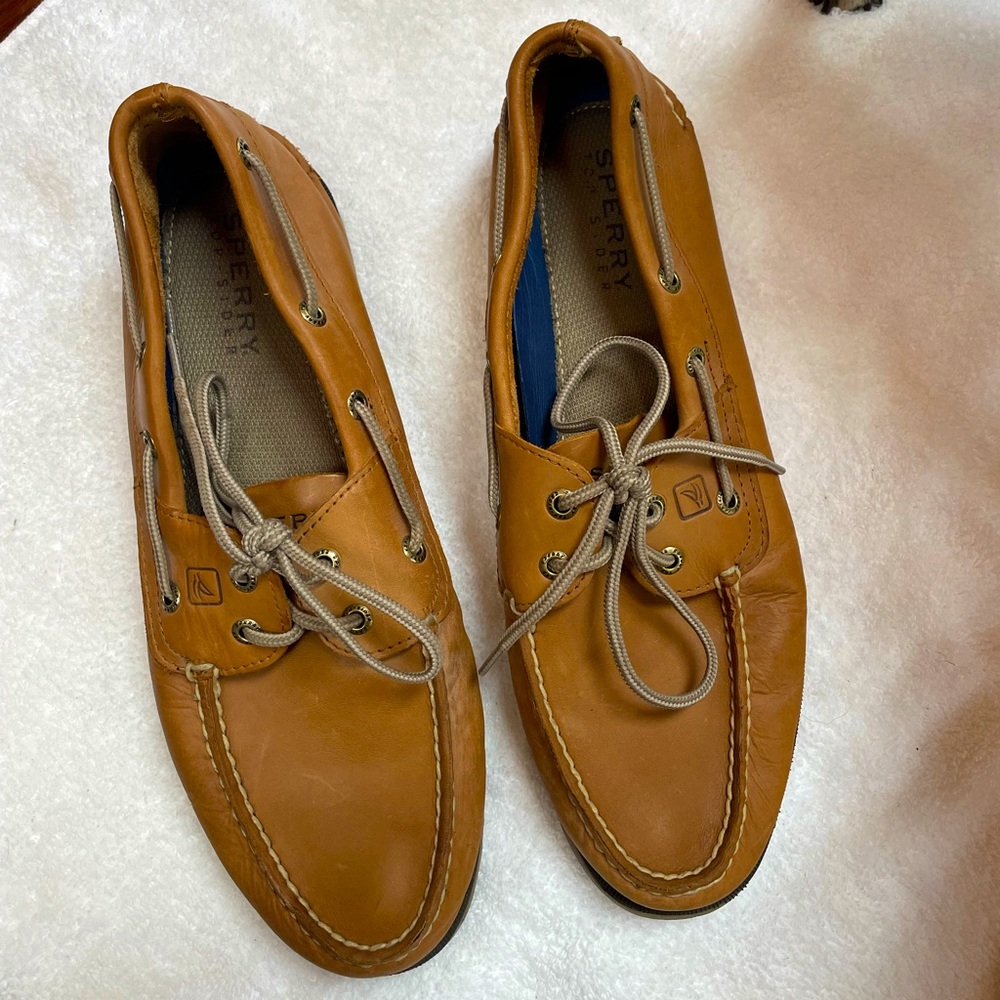 Sperry Mens docksider boat shoes size 11. Tan. Worn once. Like new.